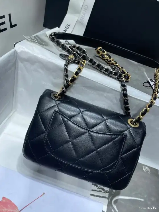 First Bag Ru FLAP BAG MINI CHANEL 0605